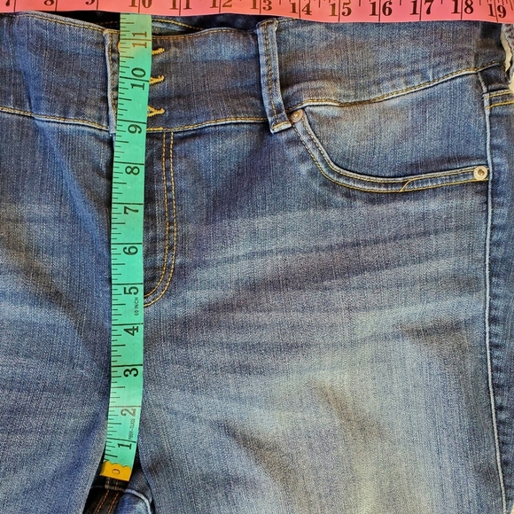 Torrid 3 Button Distressed Skinny Jegging Jean - Picture 6 of 13